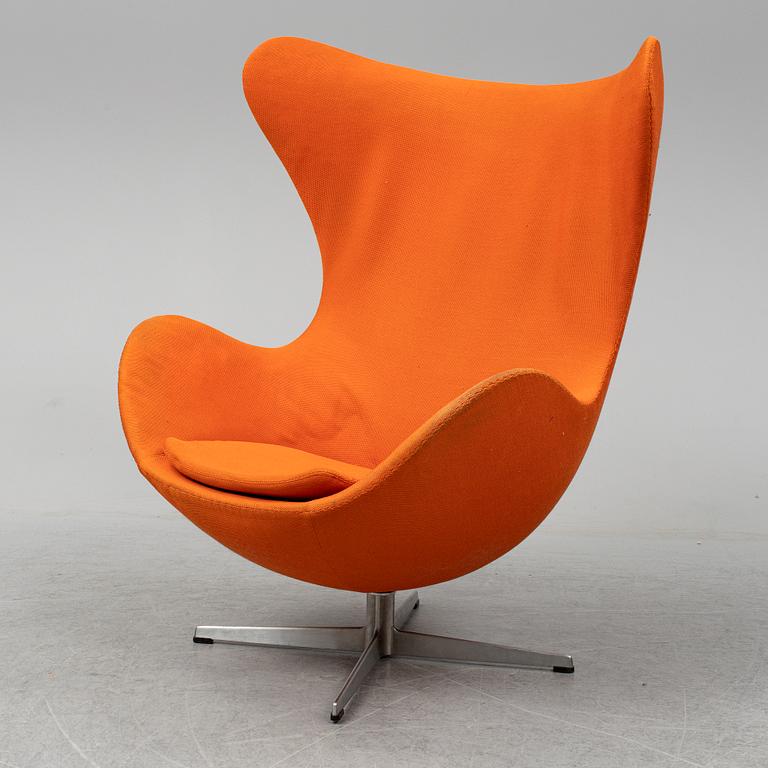 ARNE JACOBSEN, fåtölj, "Ägget", Fritz Hansen, Danmark.