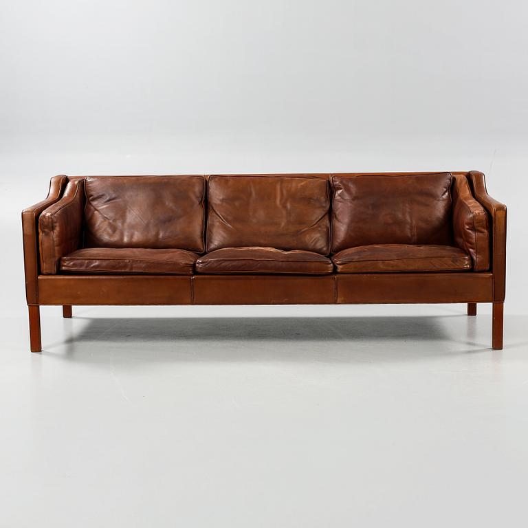 A sofa with model number 2213, designed by Borge Mogensen for Fredricia Stolefabrik.
