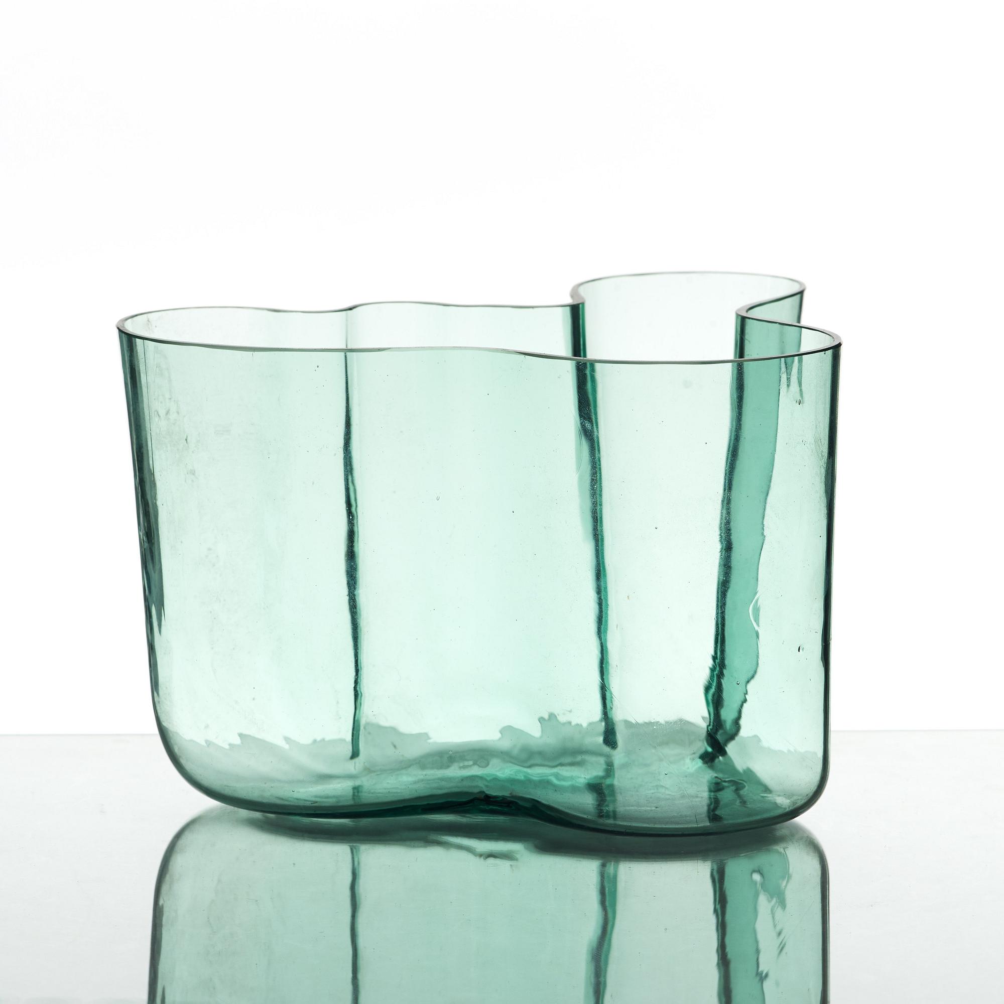 Alvar Aalto, vas, modell 9750, Karhula Glasbruk, Finland, ca 1937-1949.