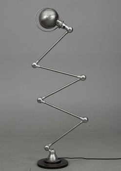 GOLVLAMPA, design Jean-Louis Domecq, 1950. Märkt Jieldé, Frankrike.