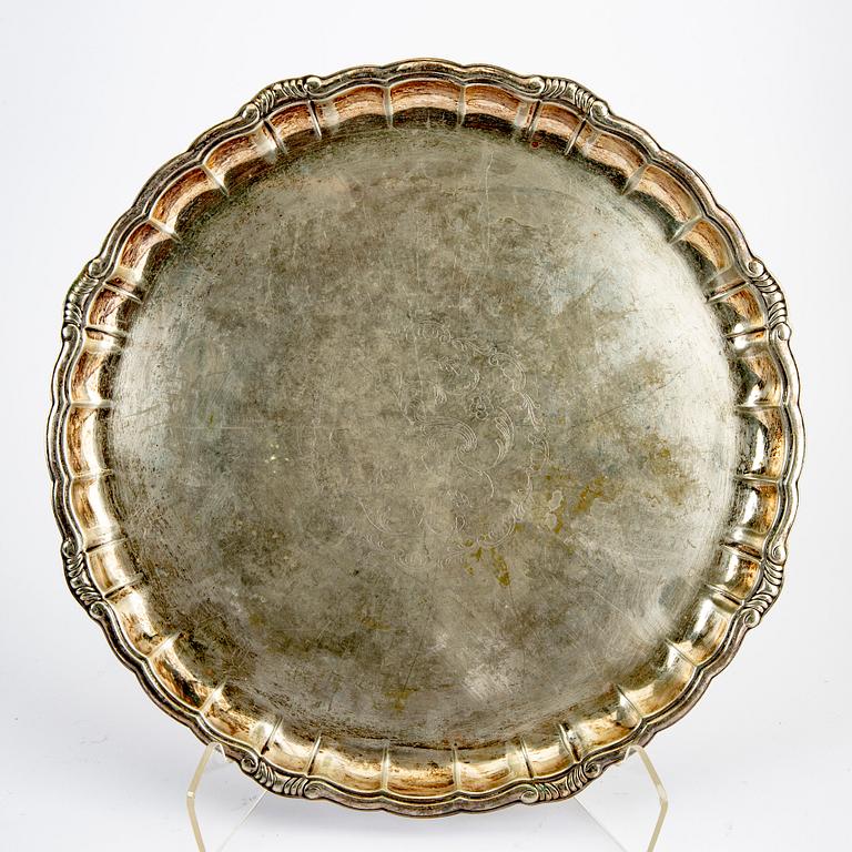 Fat, två st, nysilver, 1900-talets första hälft.