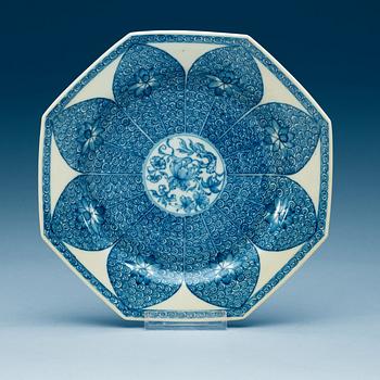 1920. A set of 12 blue and white dinner plates, Qing dynasty, Qianlong (1736-95).
