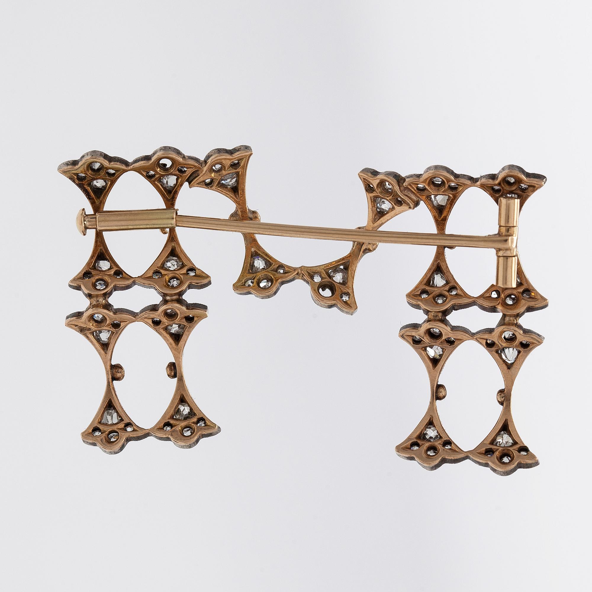 Rintaneula, 14K kultaa ja vanhahiottuja timantteja.