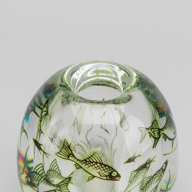 AN EDWARD HALD ORREFORS GLASS VASE, signed Orrefors Graal 393T Edvard Hald.