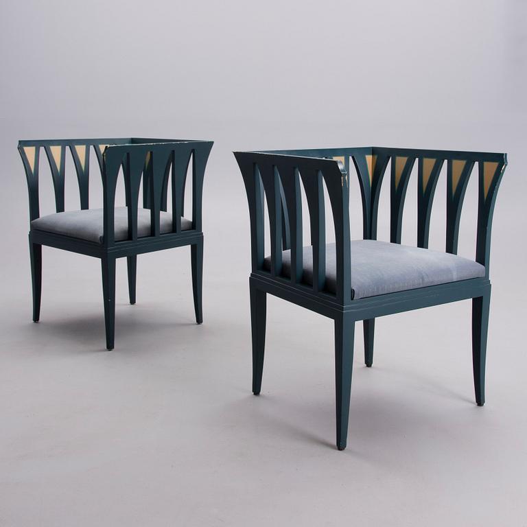 ELIEL SAARINEN, KARMSTOLAR, ett par, "Blue Chair", Adelta, Finland 1983.