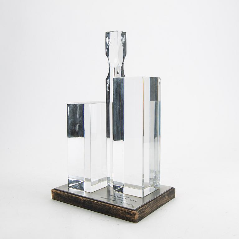 Jan Johansson, skulptur signerad och numrerad 78/150 plexi och glas Orrefors.