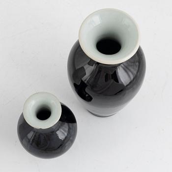 Three porcelain vases, China, 20th century.