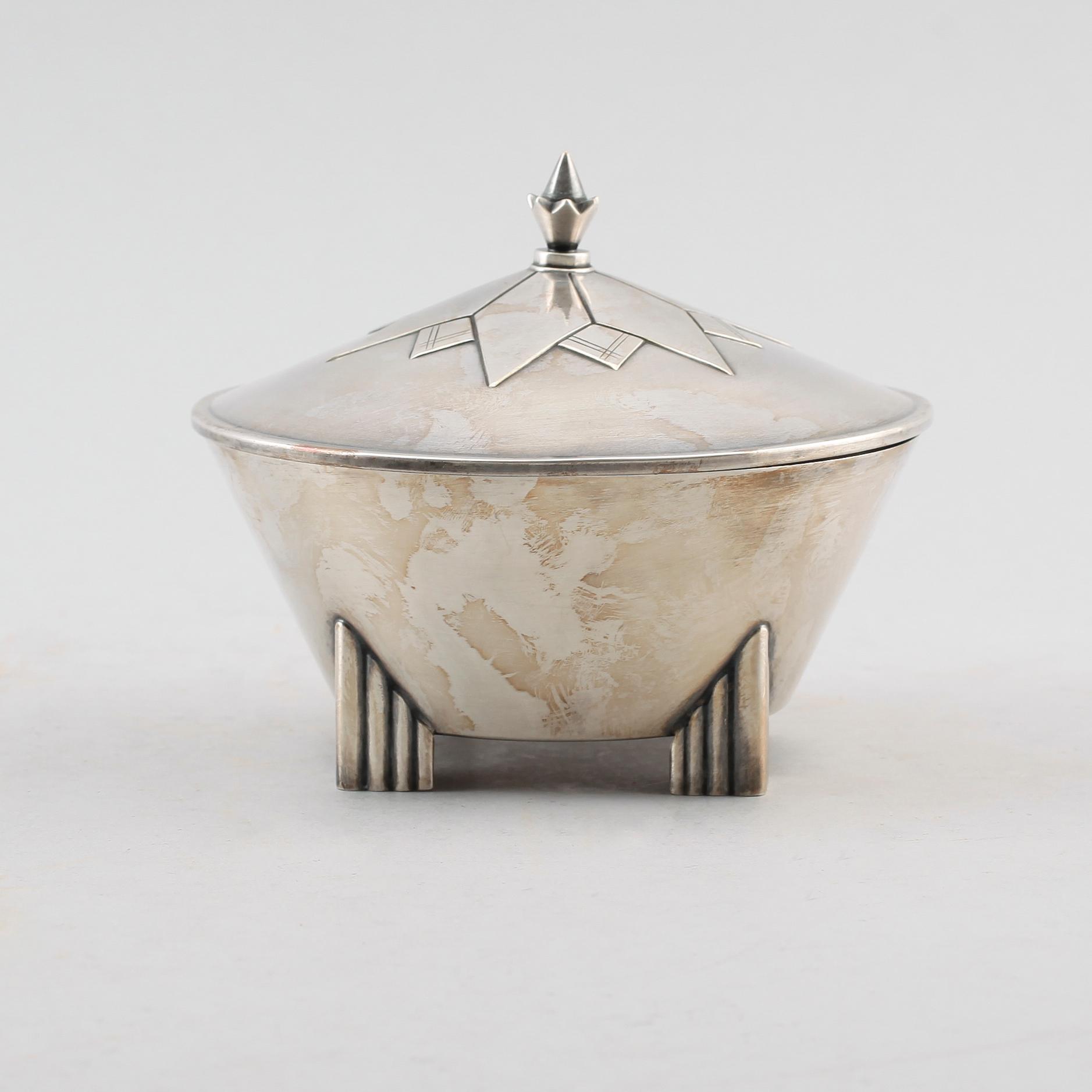 LOCKASK, nysilver, 1900-talets första hälft.