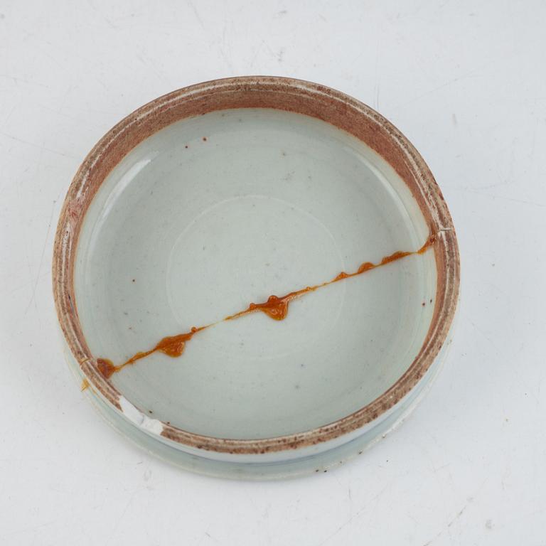 Urnor med lock, ett par, porsin, Kina, sen Qingdynasti/omkring 1900.