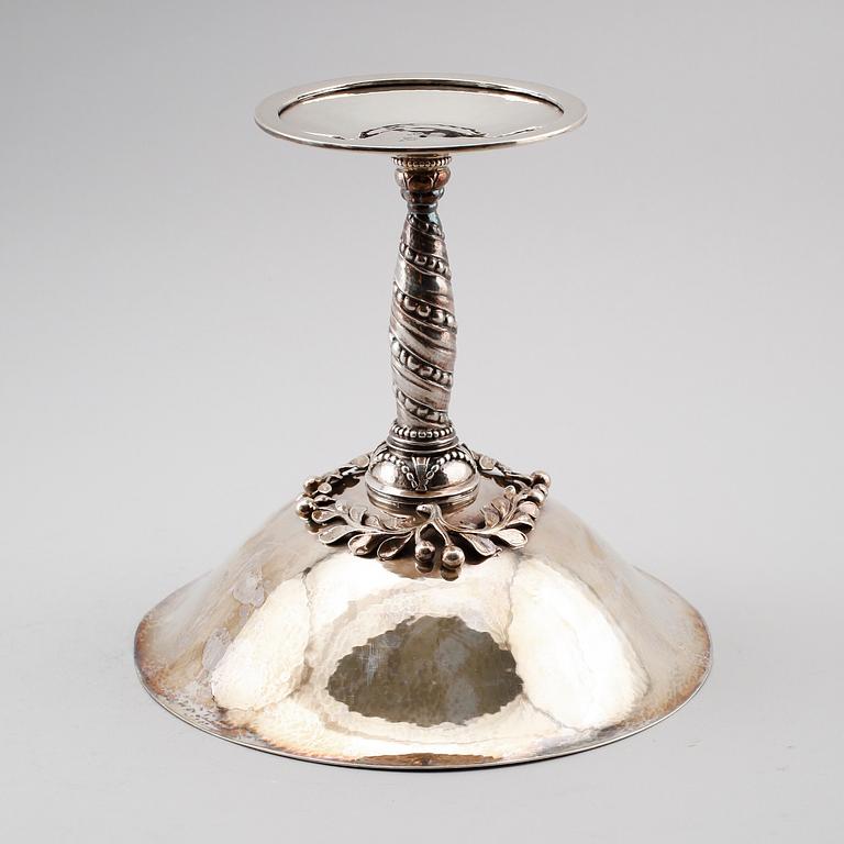 SKÅL PÅ FOT, silver, Georg Jensen samt stämplar för K Anderson, Stockholm 1925. Vikt ca 562 gram.
