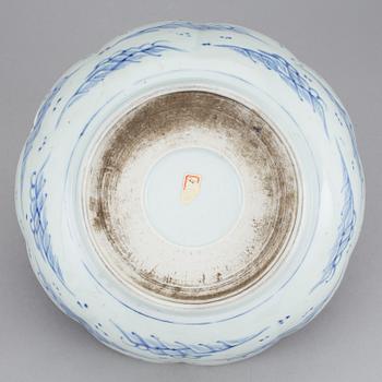 SKÅL, porslin, stor, Japan, omkring 1900.