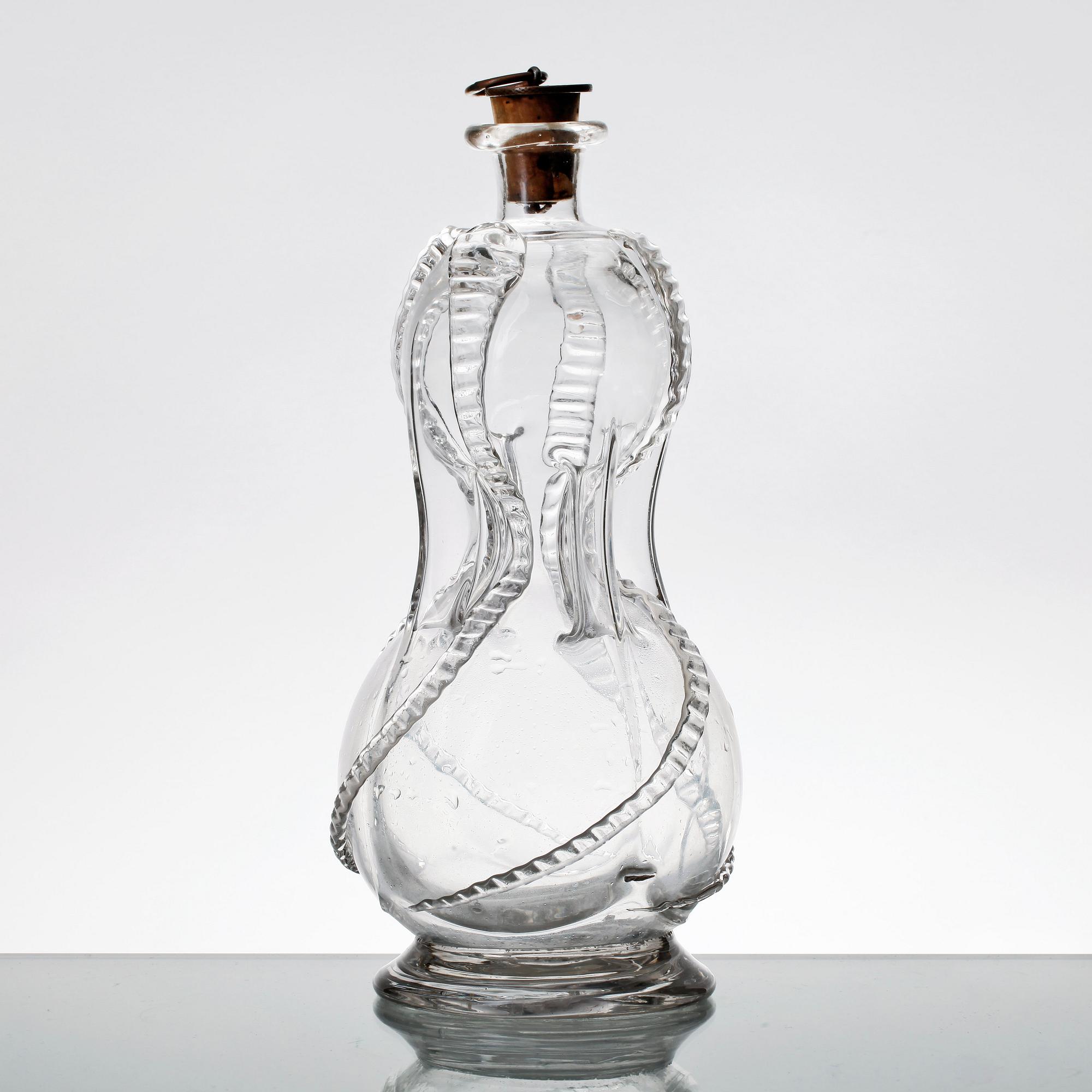 KLUCKAFLASKA, glas, ca år 1800.