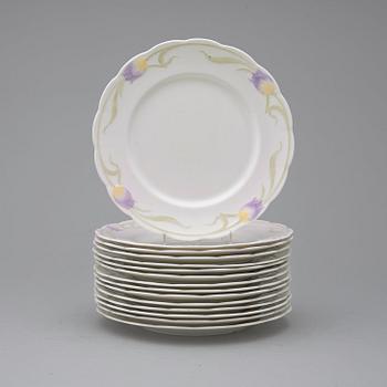 An Alf Wallander Art Nouveau 64 pcs porcelain service, Rörstrand ca 1899-1910.