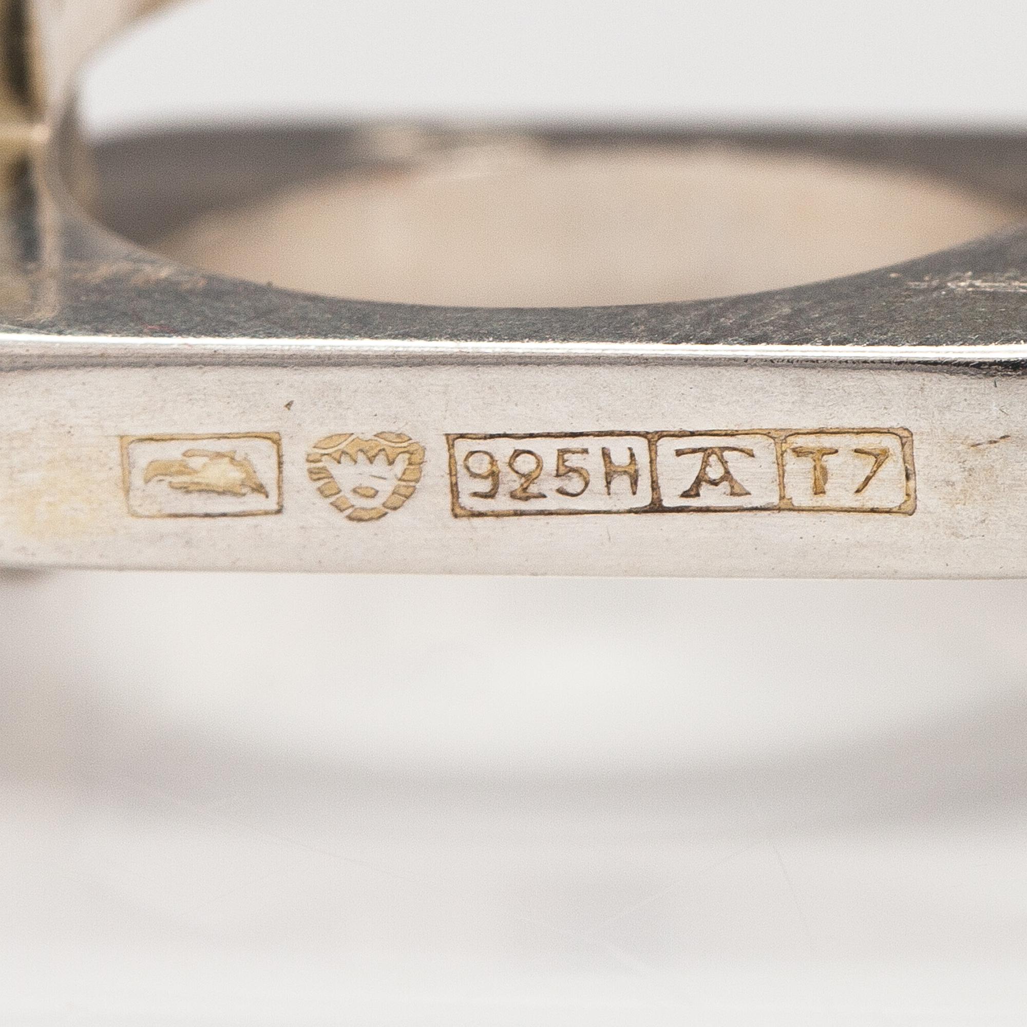 Pekka Piekäinen, Sormus, sterlinghopeaa. Auran kultaseppä, Turku 1972.