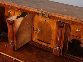 SALSSKÅP, rokoko, 1700-talets andra hälft.