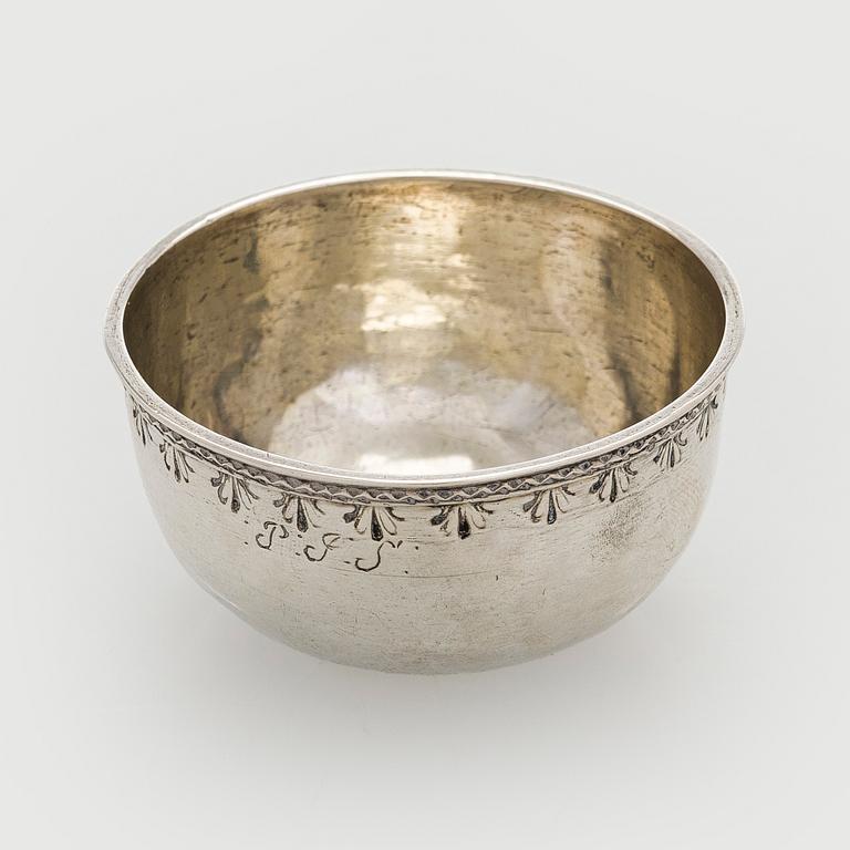 A silver tumbler with inset Swedish coin dated 1713.