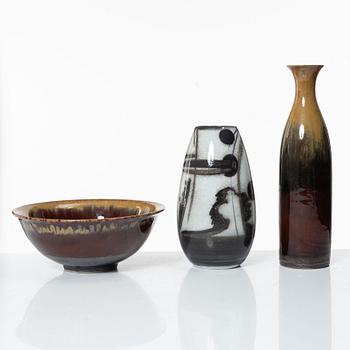 Carl-Harry Stålhane, two stoneware vases and a unique bowl, Designhuset, Lidköping.