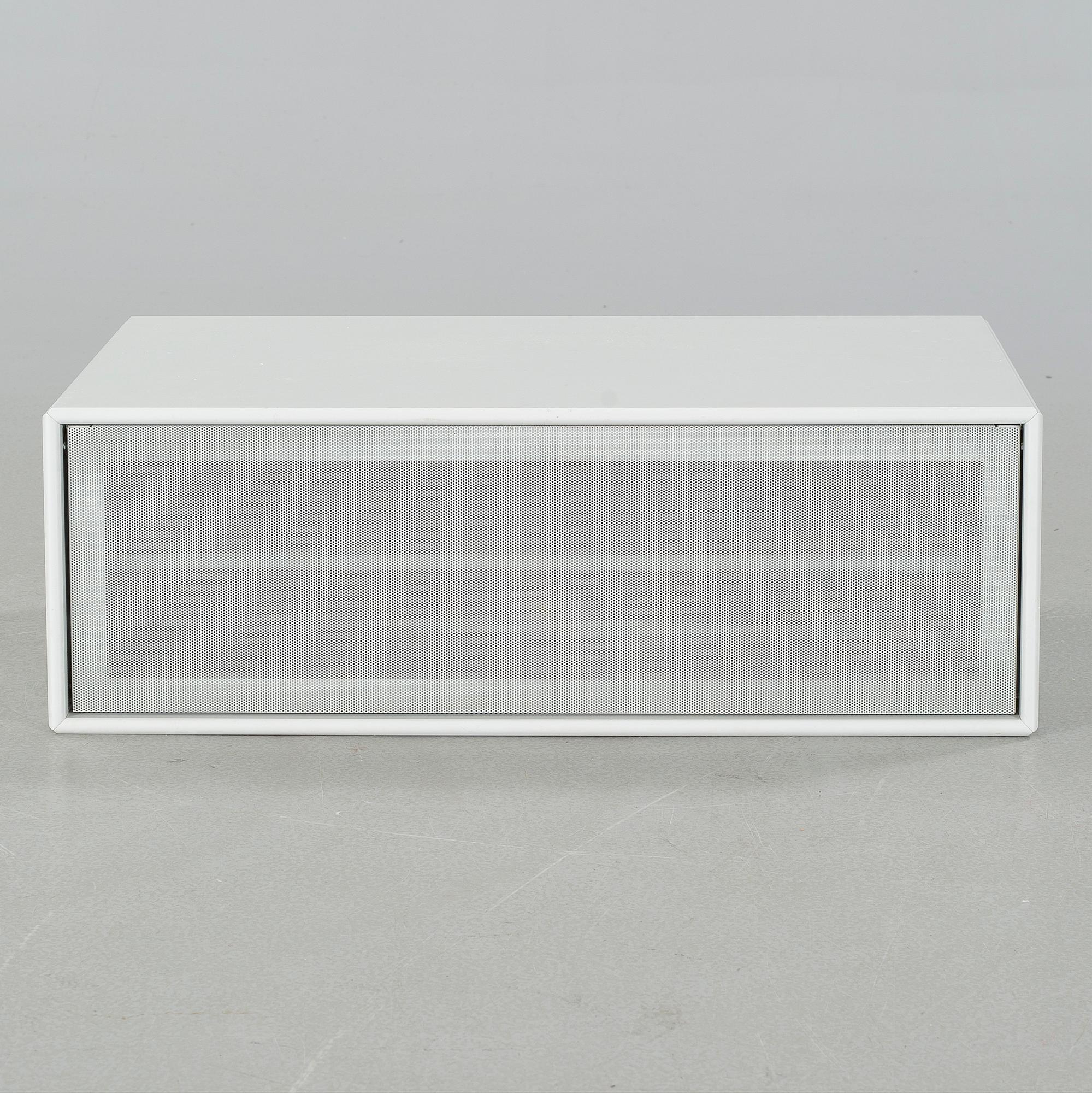 VÄGGSKÅP/MEDIAHYLLA, Montana, Danmark, 2000-tal.