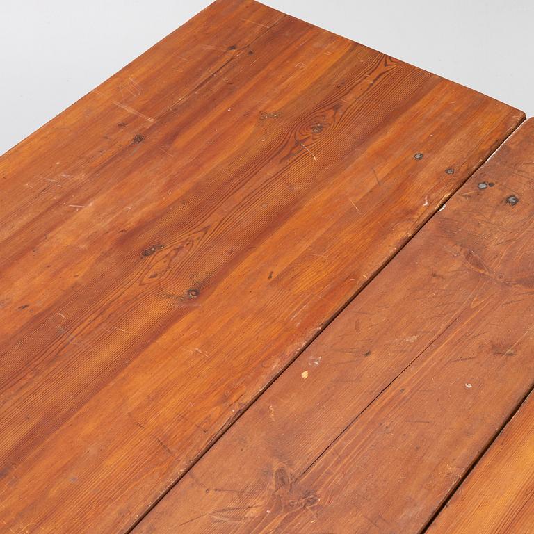 Drop-leaf table, 19th century.