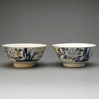 SKÅLAR, ett par, porslin, sannolikt Kina, Ming, 1500-tal.