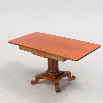 SALONGSBORD, Karl Johan-stil, 1900-talets första hälft.