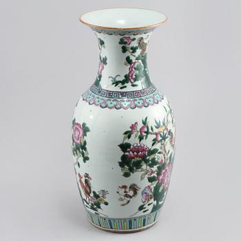 VAS, porslin, Kina, 1800/1900-tal.