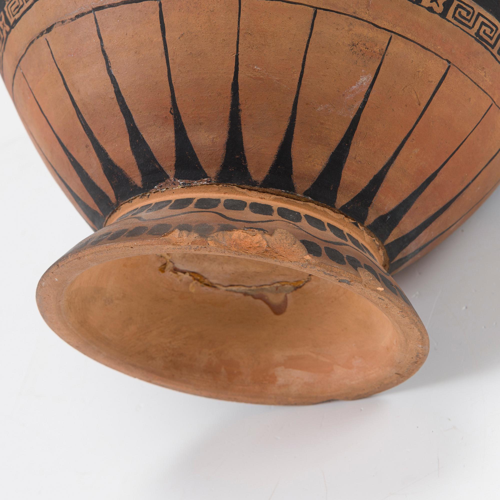 Santeri Salokivi, En grupp nakenmodeller med Urna, 2 st, samt urna från Konstnärens hem.