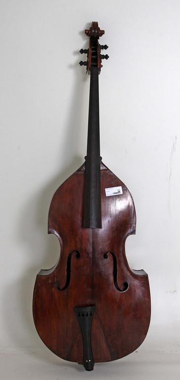 KONTRABAS.