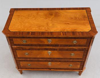 BYRÅ, gustaviansk stil, 1800-talets andra hälft.