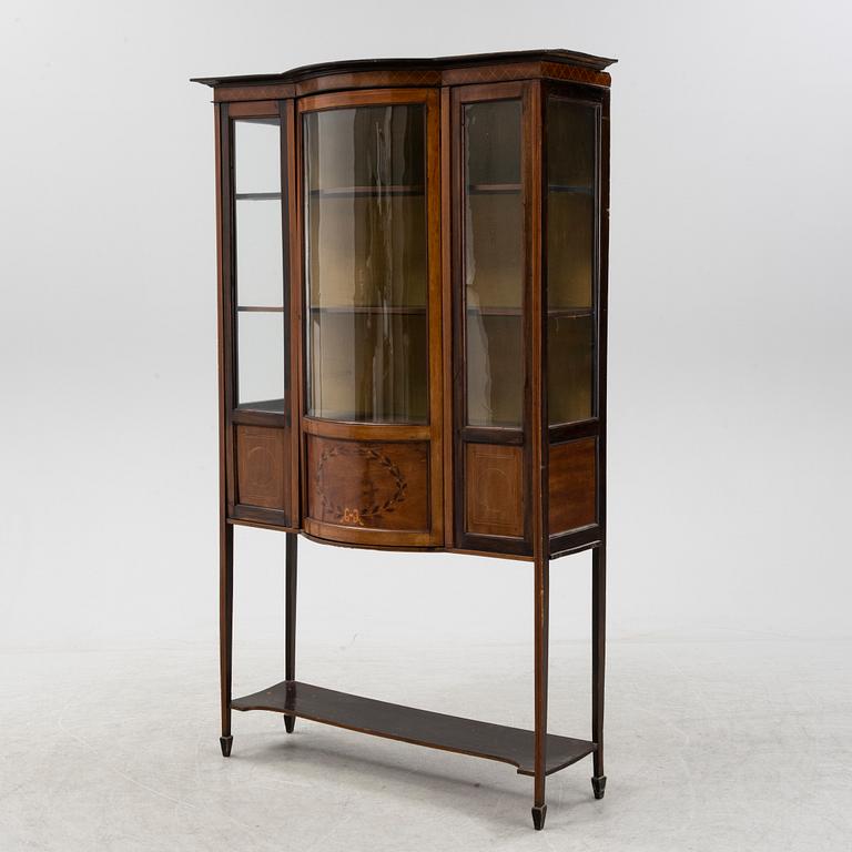 A Georgian style mahogany veneered display cabinet, early 20th century,