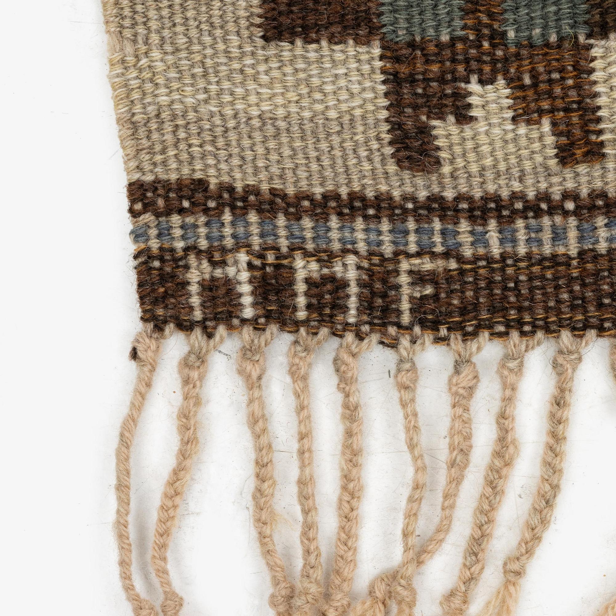 Märta Måås-Fjetterström, draperi, "Lammet", rölakan, ca 269 x 147 cm, signerad MMF.