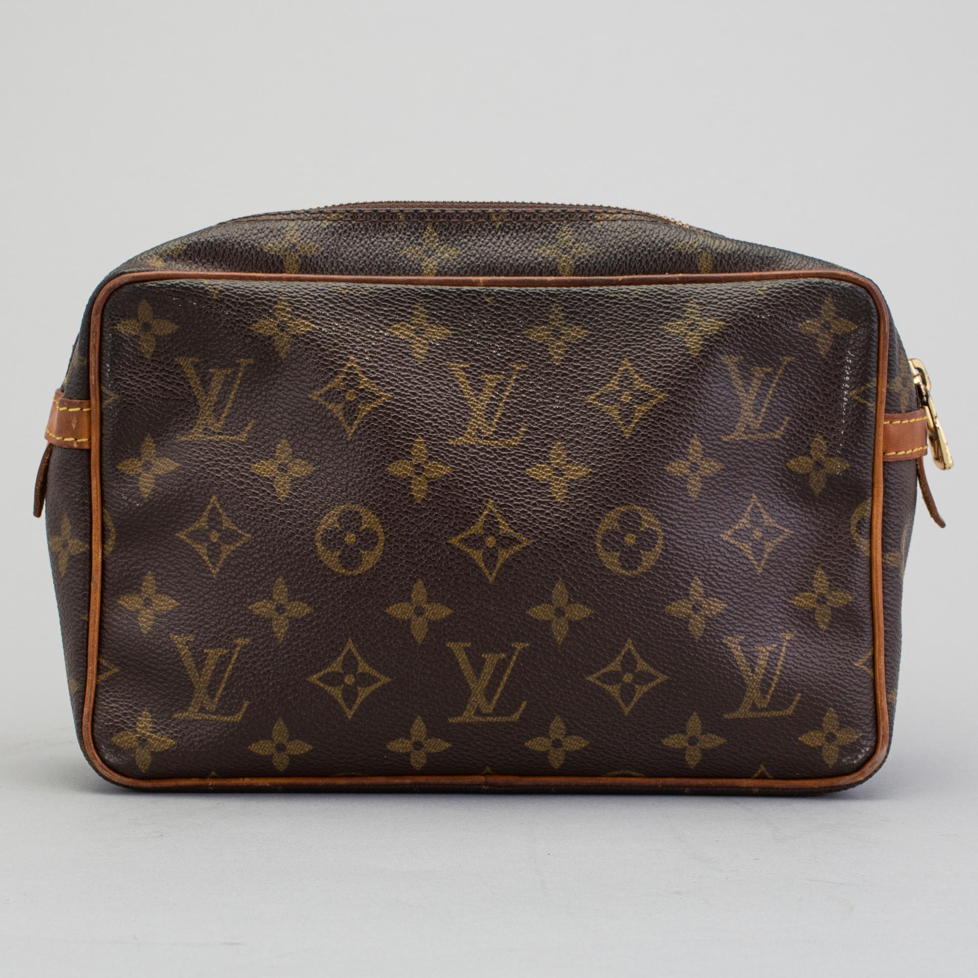 A Louis Vuitton toilet bag 'Compiegne Toilette 23'.