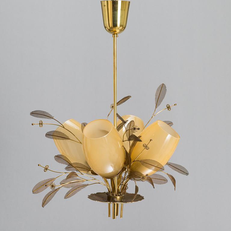 Paavo Tynell, A mid-20th-century '9029/4' chandelier for Taito, Finland.