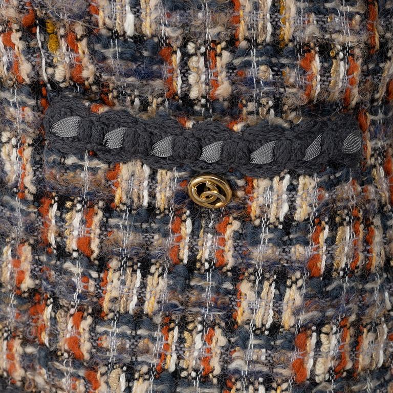 Chanel, dräkt, två delar, fransk storlek 38.