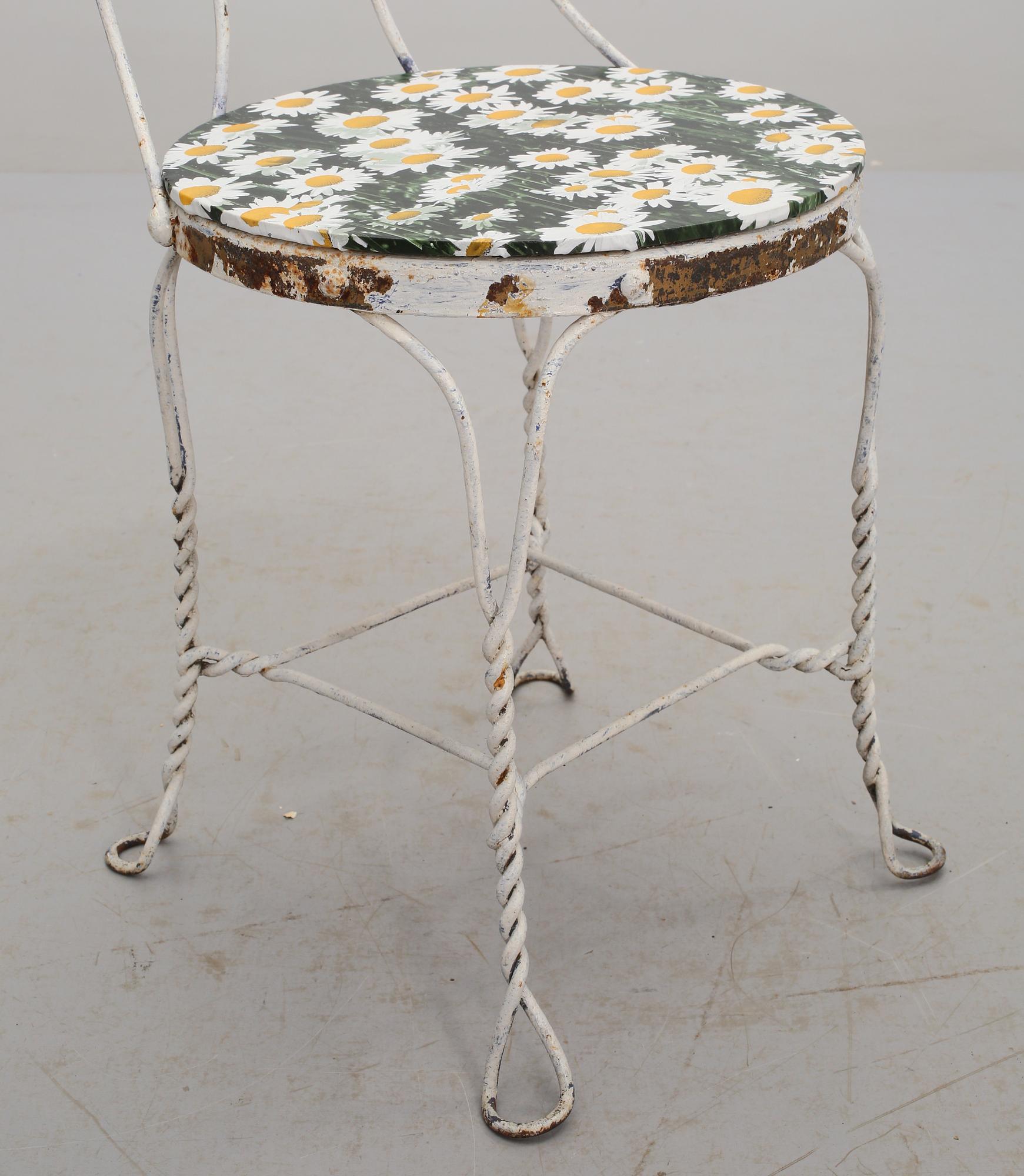 TRÄDGÅRDSGRUPP, 3 delar, delvis Grytgöl, 1900-tal.