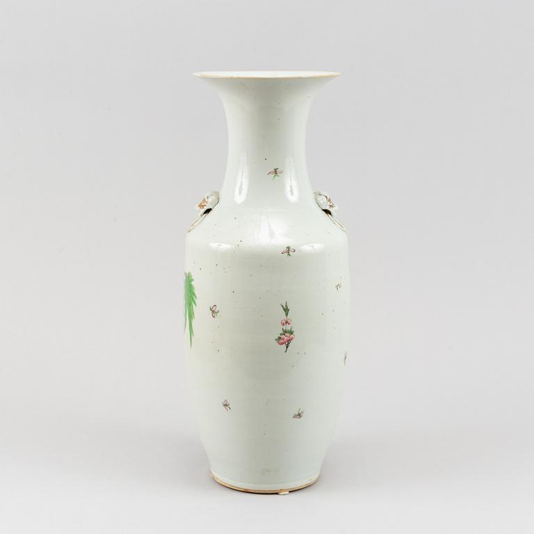 A Chinese vase, 20th Century.