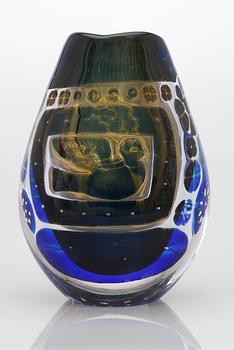 An Edvin Öhrström ariel glass vase, Orrefors 1969.