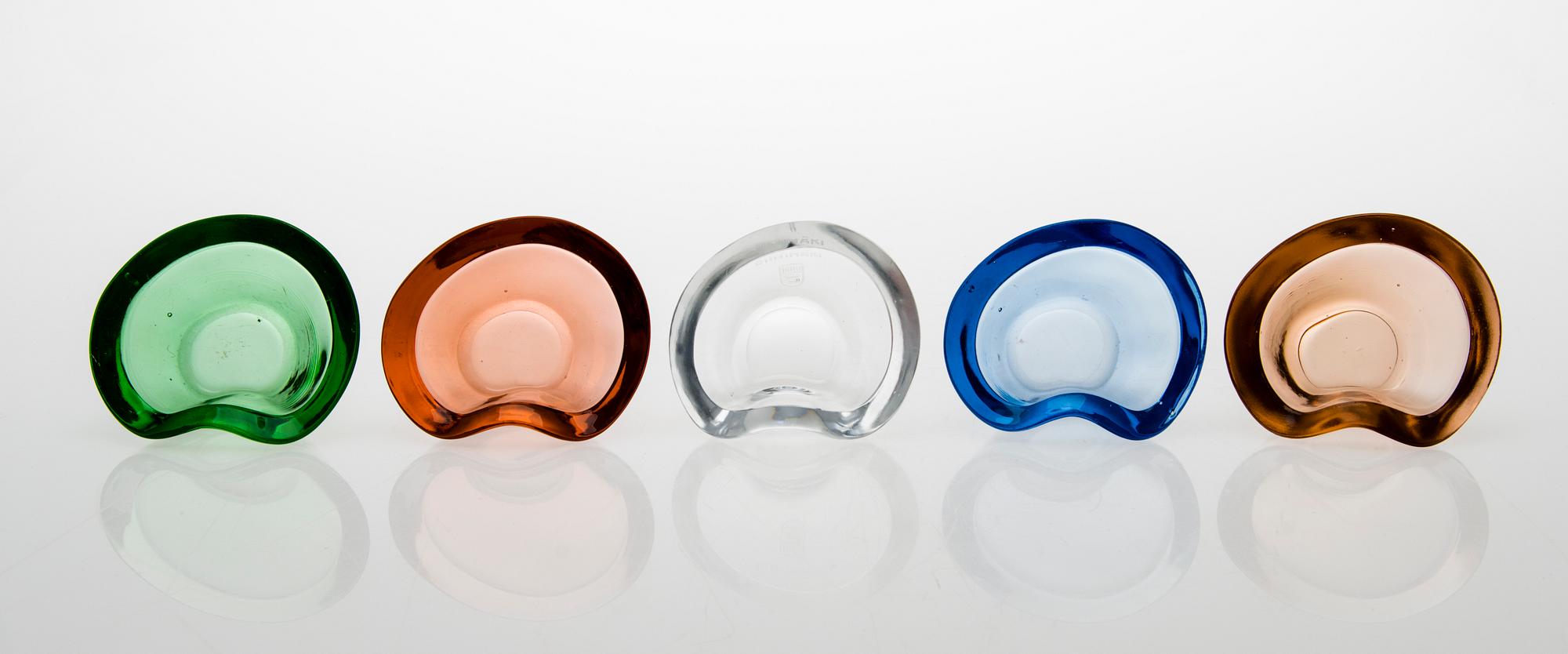 HELENA TYNELL, Five bowls/ash trays Riihimäen Lasi Oy. In production 1949-1958.