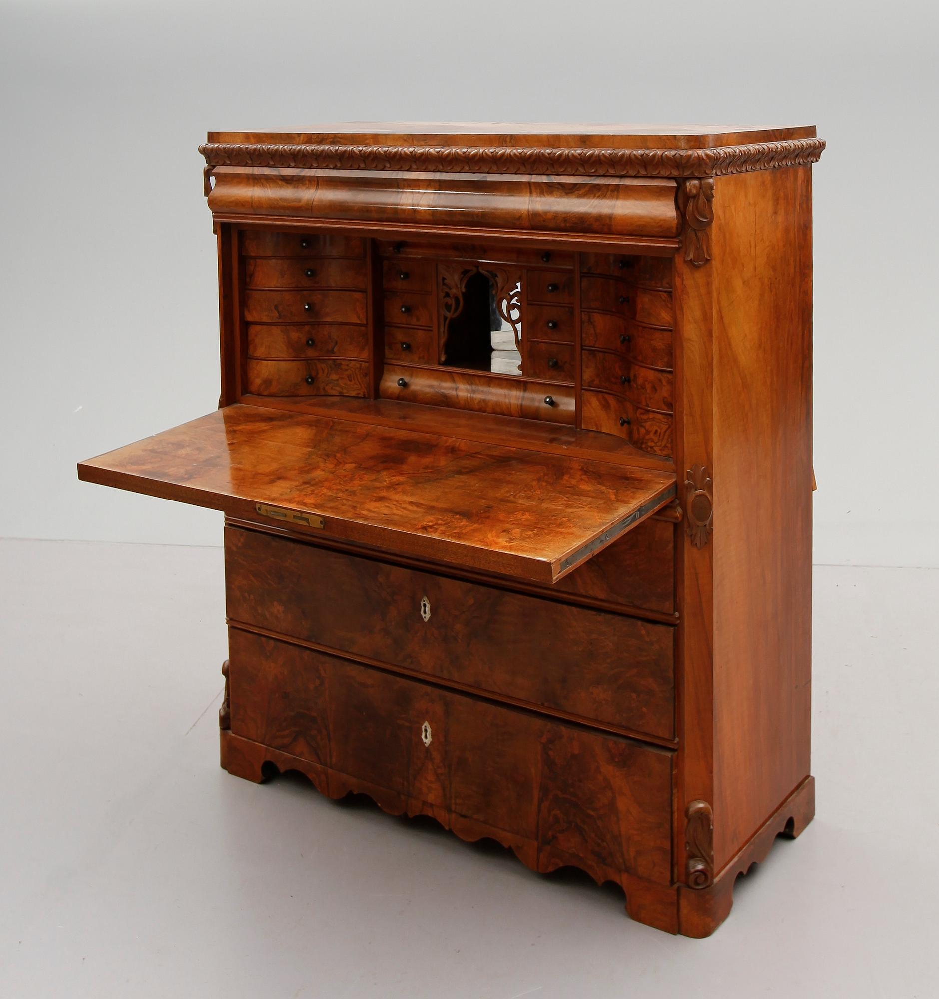 CHIFFONJÉ, 1800-talets andra hälft.