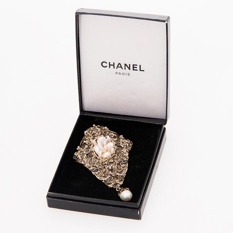 BROOCH, 2010.