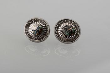 ÖRHÄNGEN, 18K vitguld med mabépärlor samt åttkantslipade diamanter ca 0.40 ct. Vikt 8,5 g.