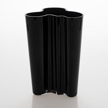 Alvar Aalto,  maljakko, merkitty Iittala.