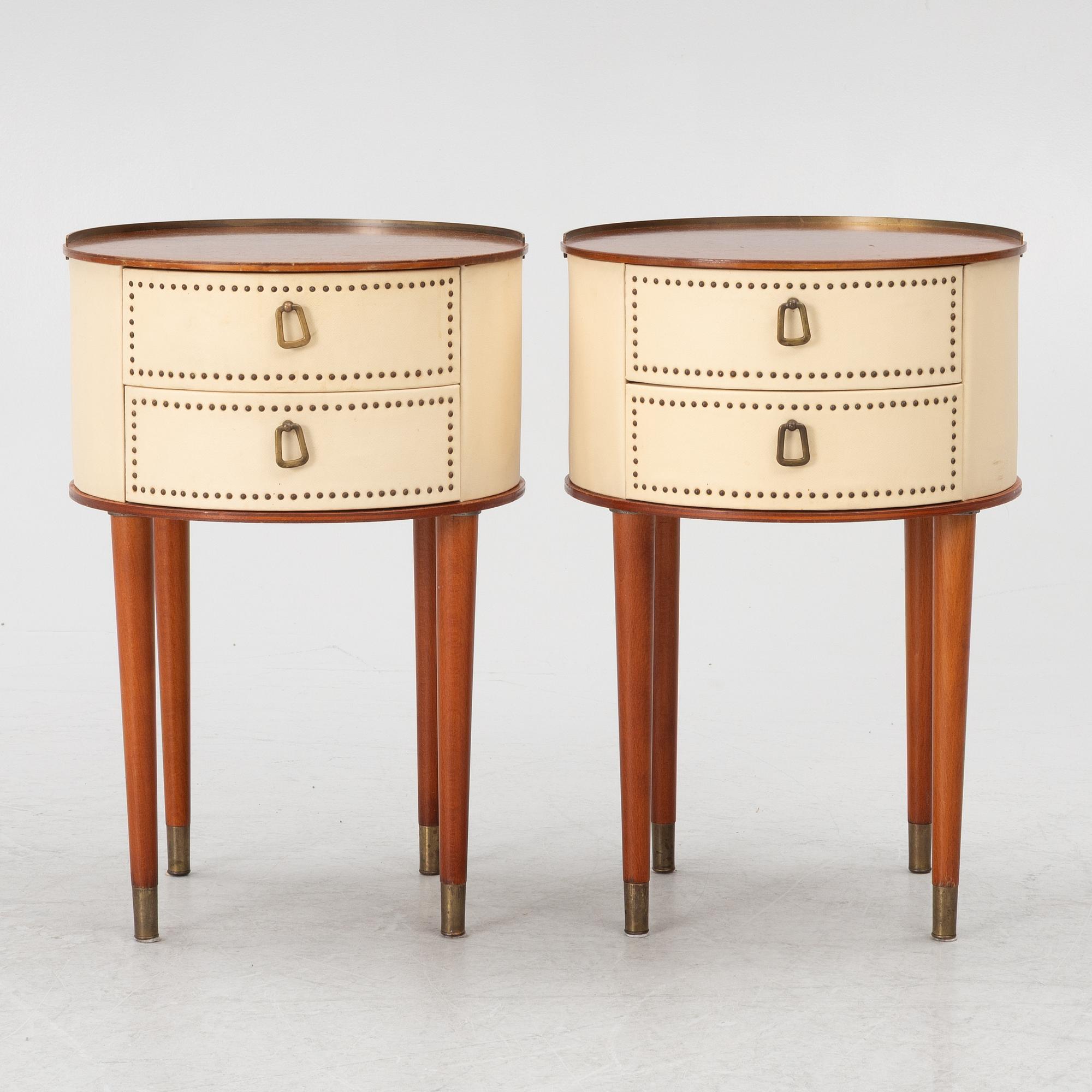 A pair of bedside tables. Halvdan Petterssons möbelfabrik Tibro, mid 20th century.