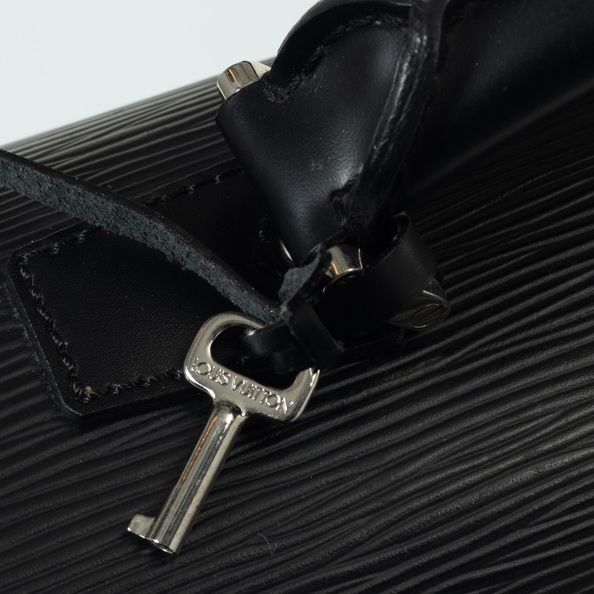 Louis Vuitton, Portfolio, "Neo Robusto", 2007.