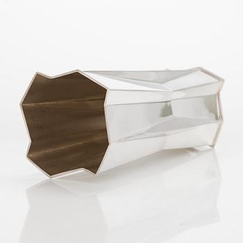 Tapio Wirkkala, silver vase 'TW6-4', Kultakeskus, Hämeenlinna.