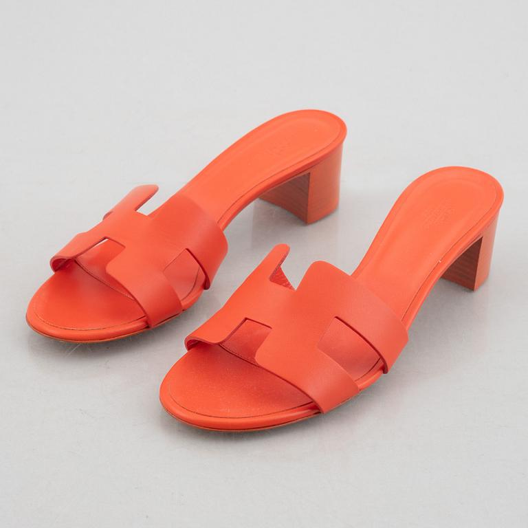 Hermès, a pair of 'Oasis' sandals, 2018, size 39.