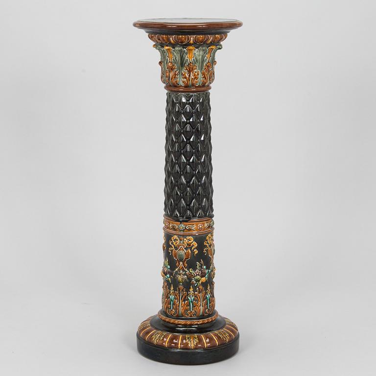 Arabia, a flower stand / pedestal, circa 1900.