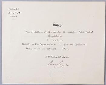 MEDALJ, Finlands Vita Ros, av första klassen med guldkors. Utdelad 1935.