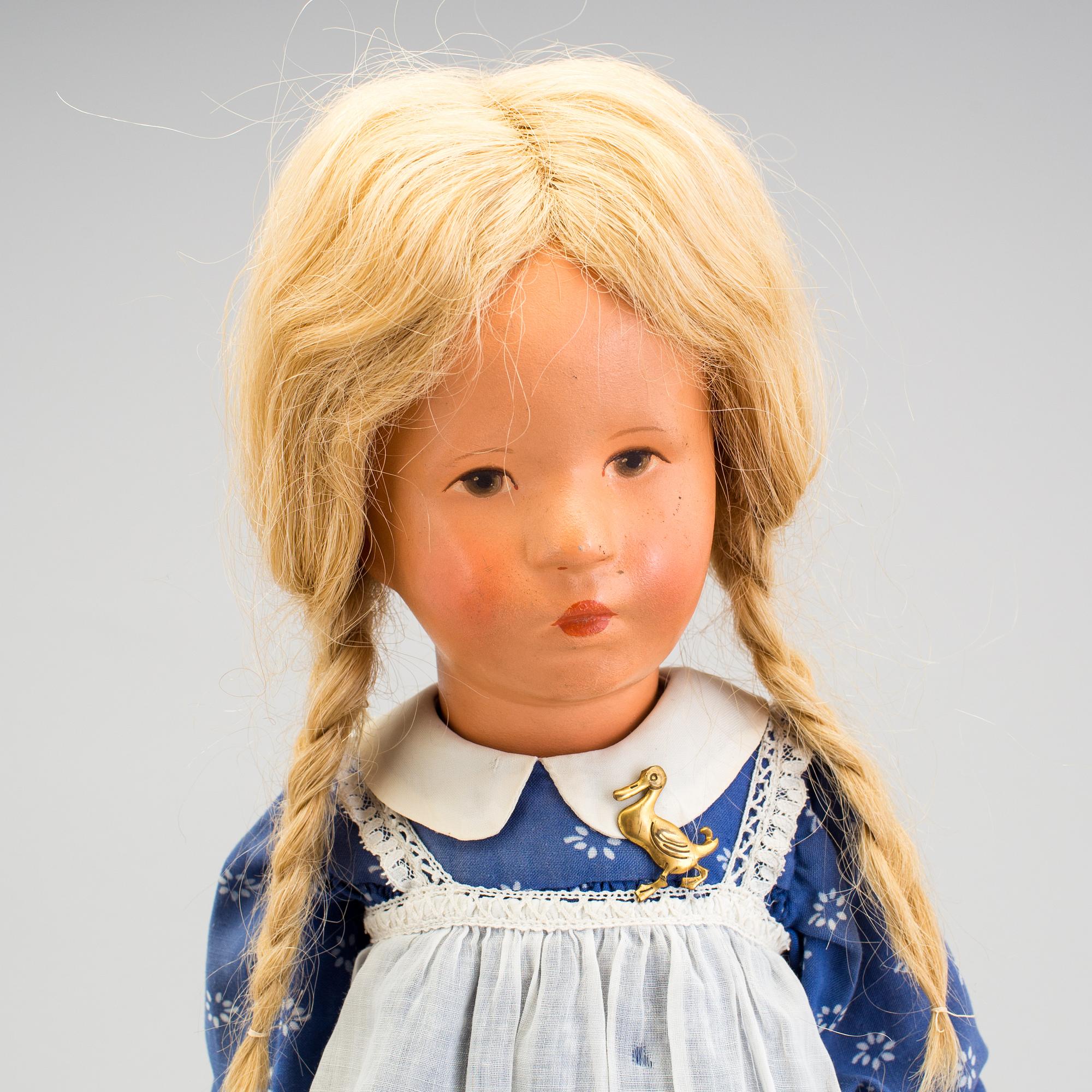 A Käthe Kruse girl doll, Germany, 1930/40s.