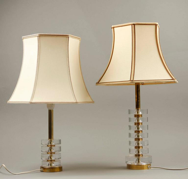 BORDSLAMPOR, 2 st, glas, Orrefors, Carl Fagerlund, märkta RD 1981.